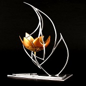 Diana Fernández Vásquez – “Gold Flower” - https://www.dianafernandez.art/