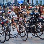 Dilian Deal - “Commuters” – www.diliansart.com/