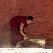 Diane Lamboley - “Sweeping” – http://www.dmlimages.com/